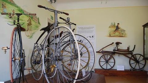 Exponate im Fahrradmuseum