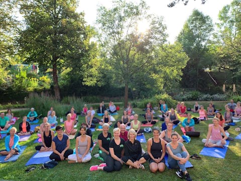 Yoga im Stadtgarten